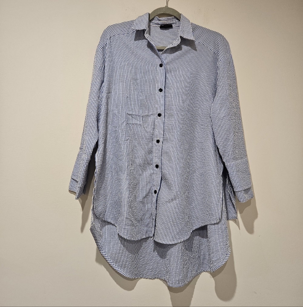 Topshop Women's Petite Blue and White Striped Button Down Shirt, Size 2